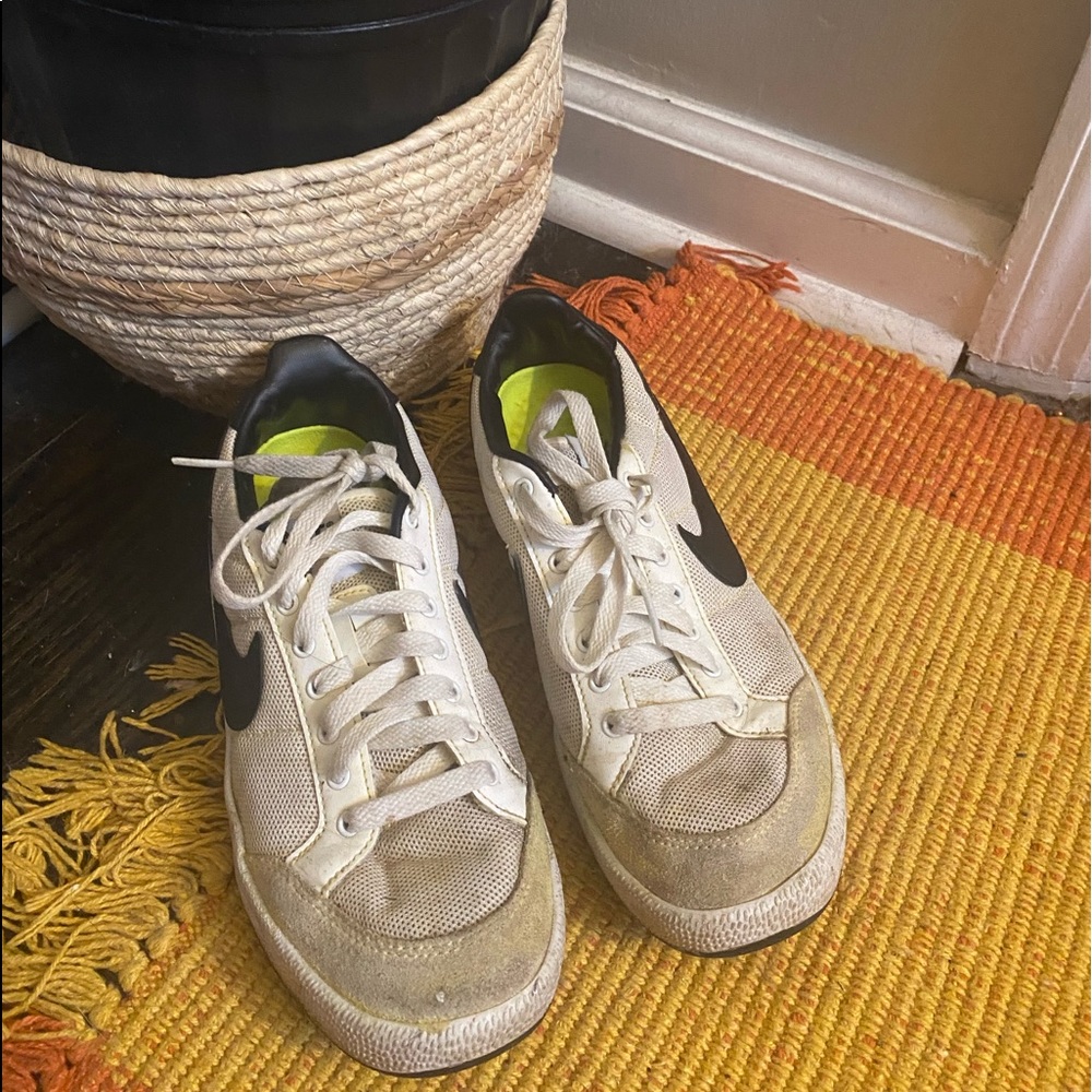 low top  nike blazers!!